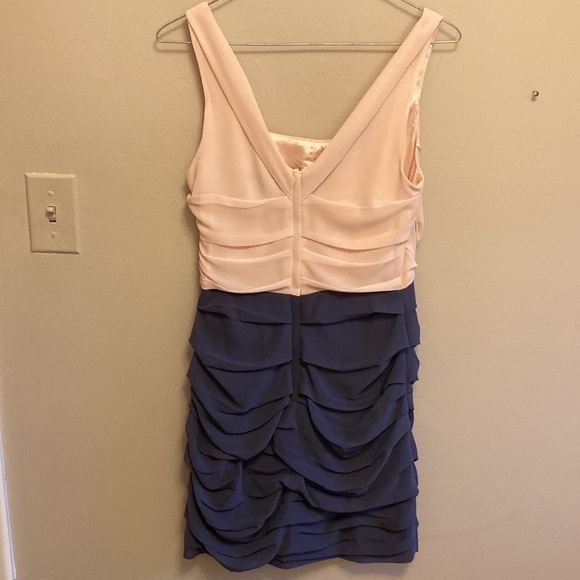 Express mini-dress - Picture 2 of 5